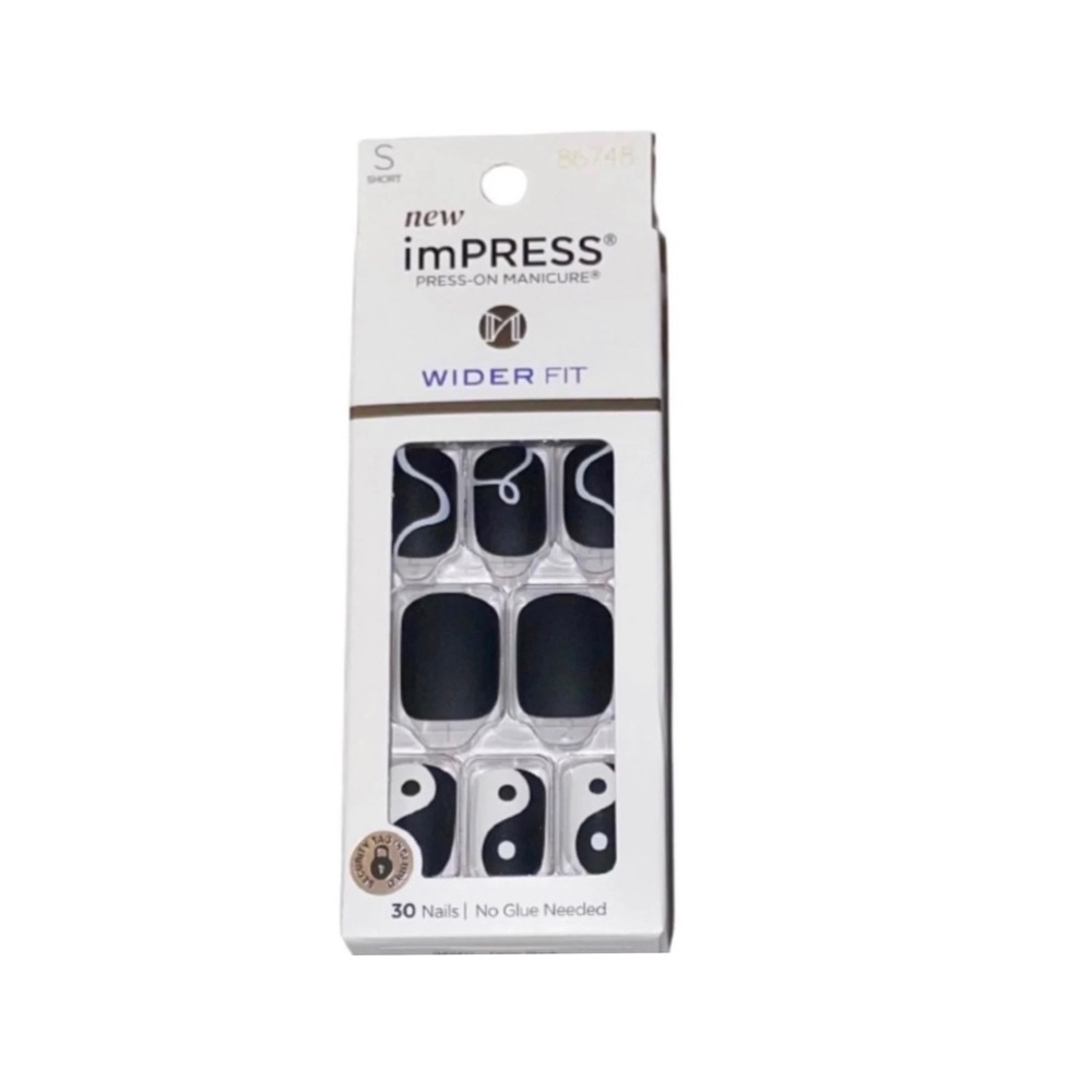 Kiss ImPress Matte Black & White Short Length Ying Yang Nails VHTF